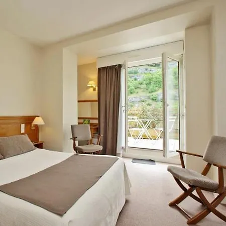 Hotel Le Terminus Des Pelerins 2*