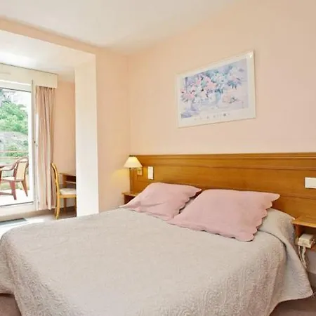 Hotel Le Terminus Des Pelerins 2*