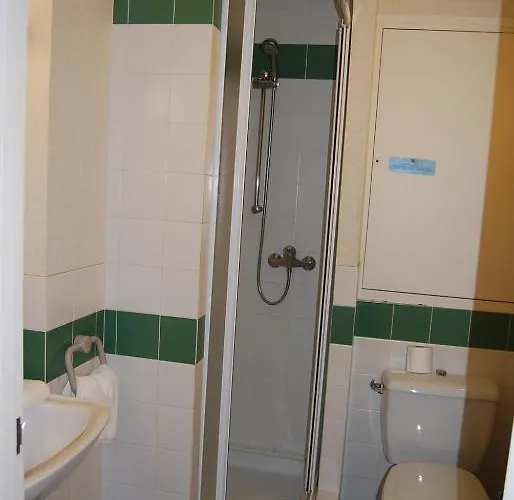 Hotel Le Terminus Des Pelerins 2*