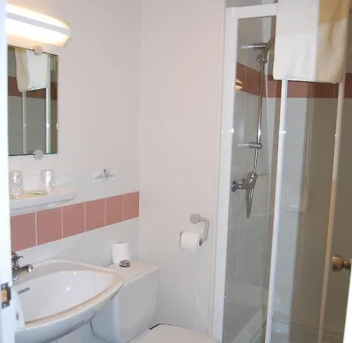 Hotel Le Terminus Des Pelerins 2*