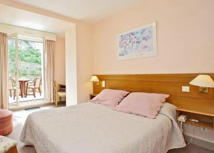 Hotel Le Terminus Des Pelerins 2*