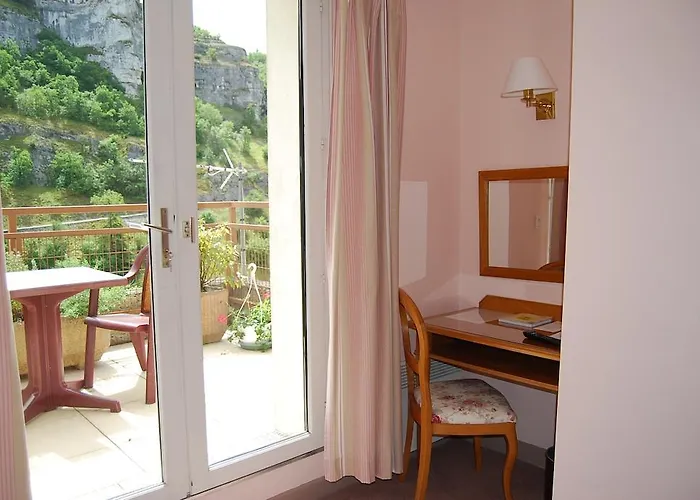 Le Terminus Des Pelerins 2*